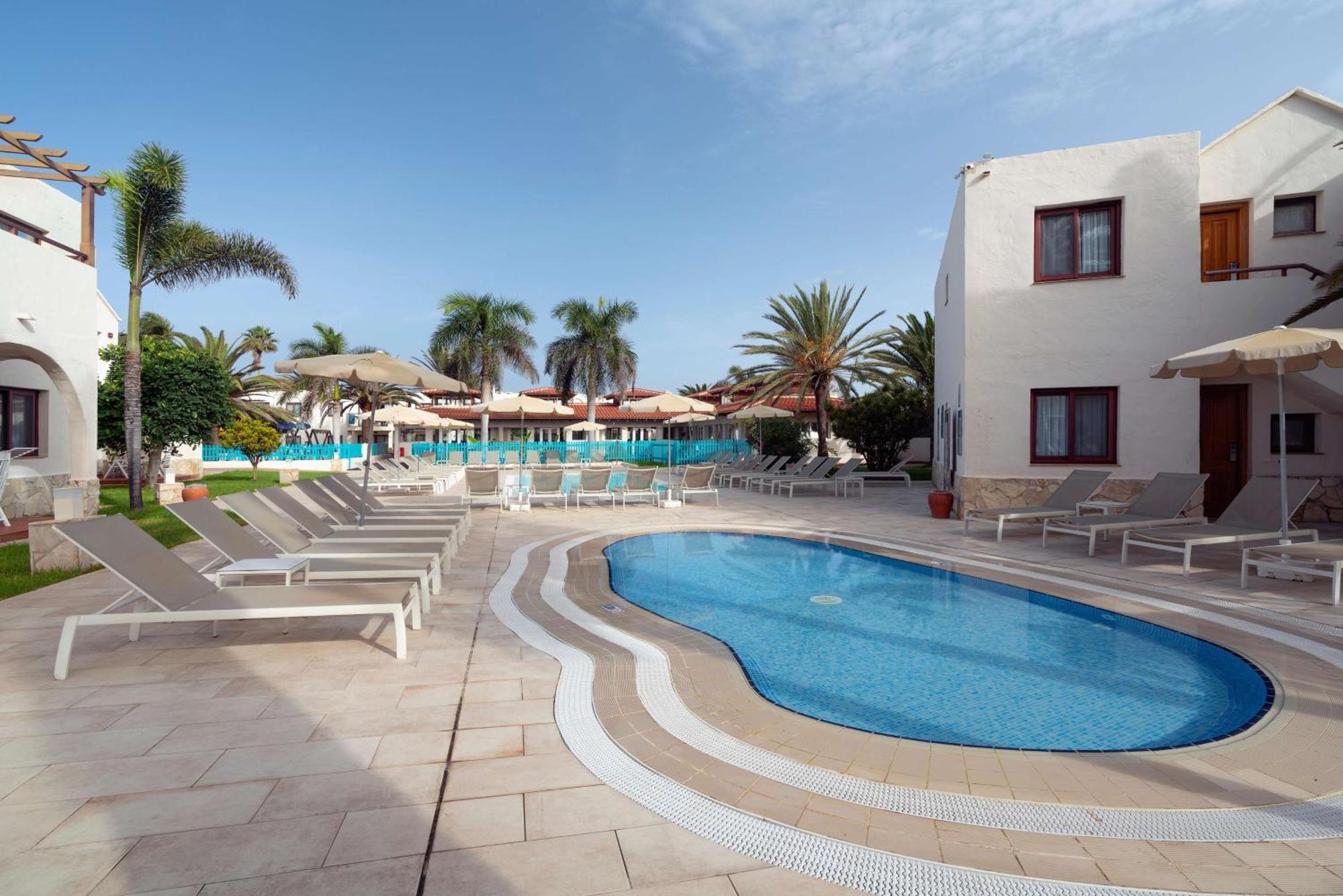 Alua Suites Fuerteventura Corralejo Exterior photo